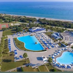 villaggio-turistico-residenza-torre-rinalda.lecce-hotels.com/